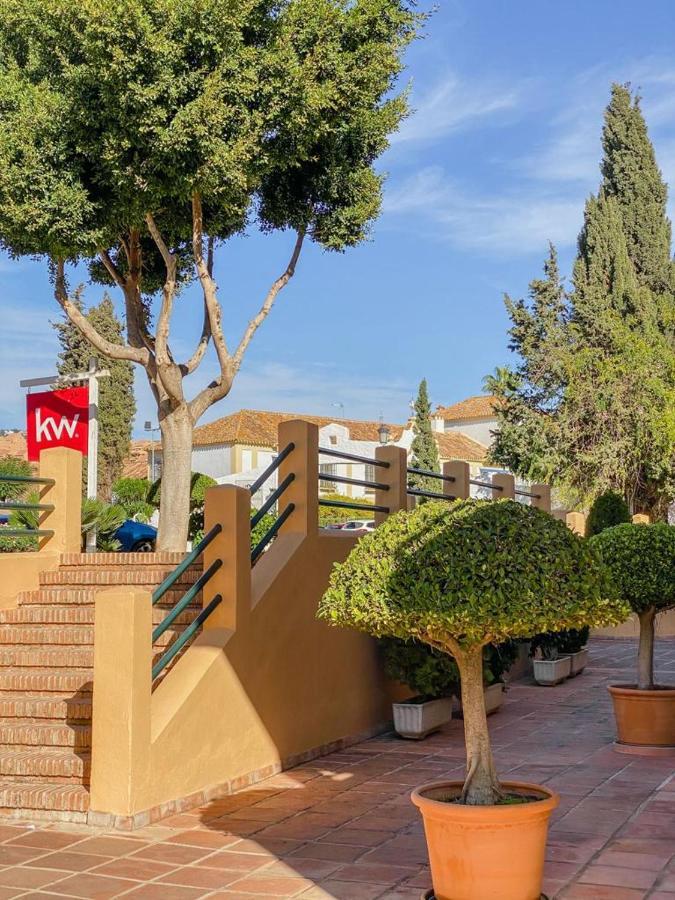 Apartamento En Los Patios De Santa Maria Golf Marbella Exterior foto