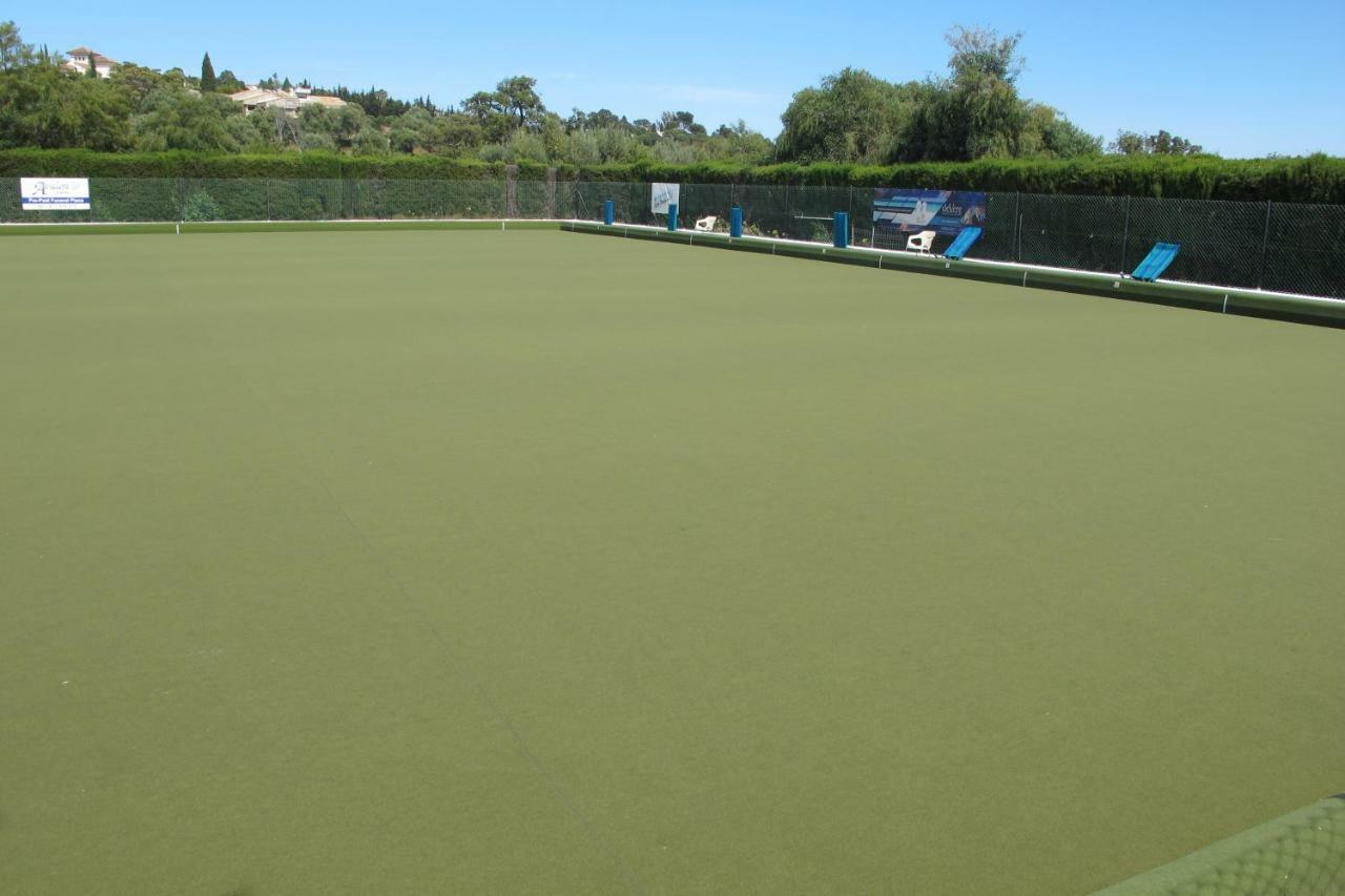 Apartamento En Los Patios De Santa Maria Golf Marbella Exterior foto